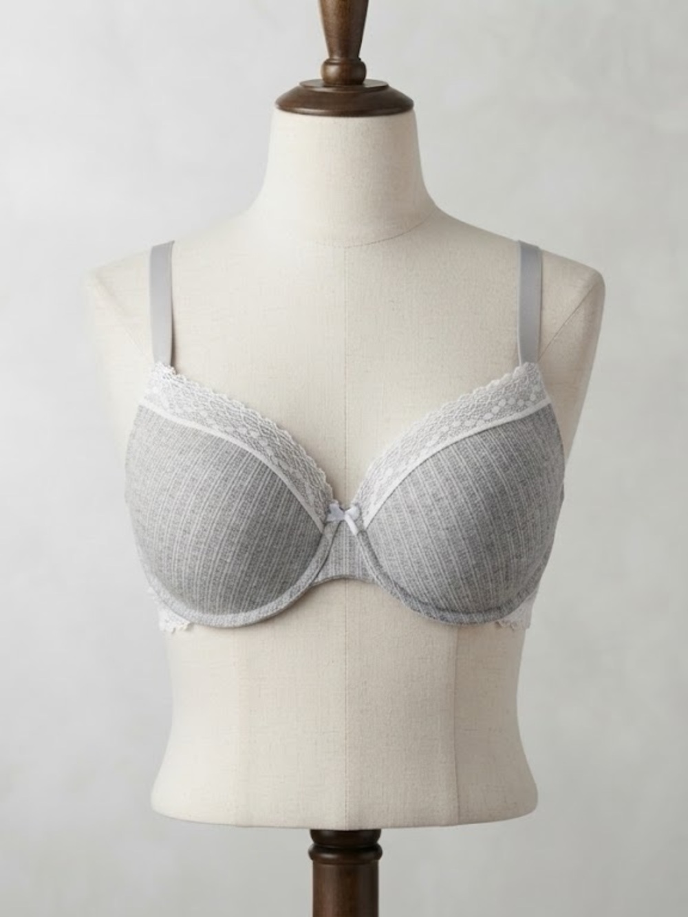 ✨ La Vie en Rose Grey Ribbed Lace Trim Push-Up Bra – Size 38D (NWT) ✨